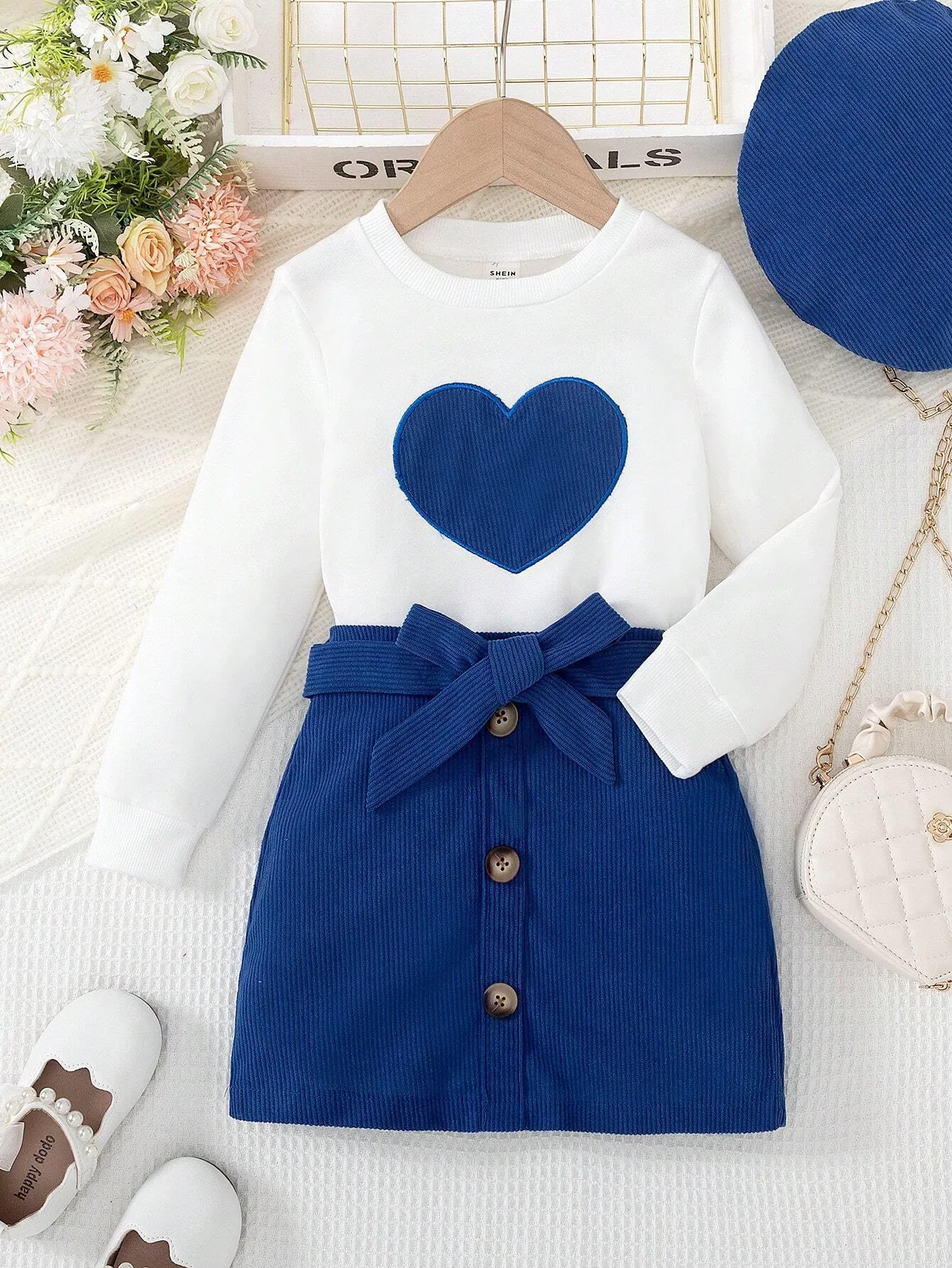 2pcs Girls (Small) Round Neck Long Sleeve Heart Pattern Minimalist Blouse And Front Tie Skirt Set