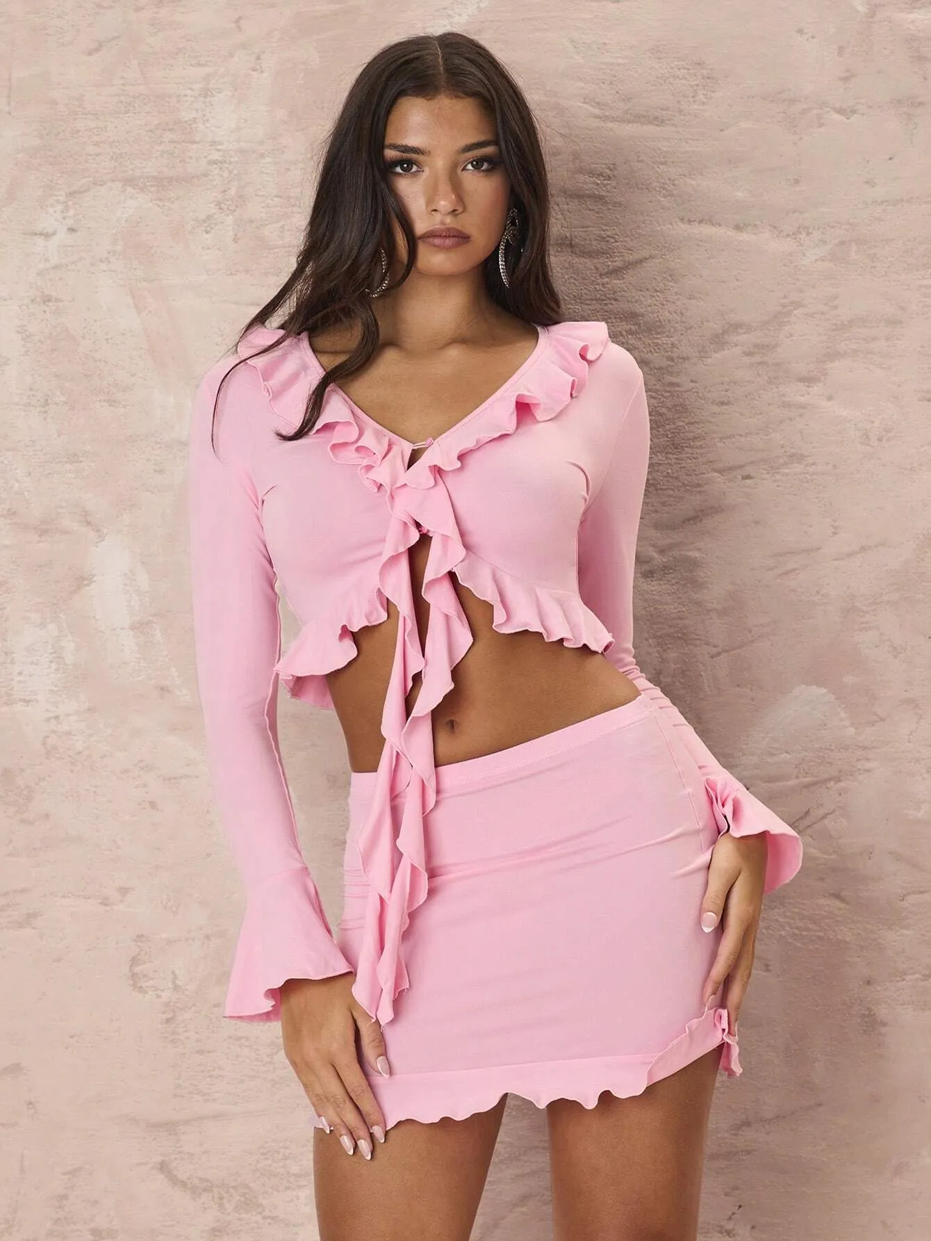 2pcs Women Spring & Summer Solid Color Ruffle Hem Long Sleeve Cropped Top And Bodycon Mini Skirt Set