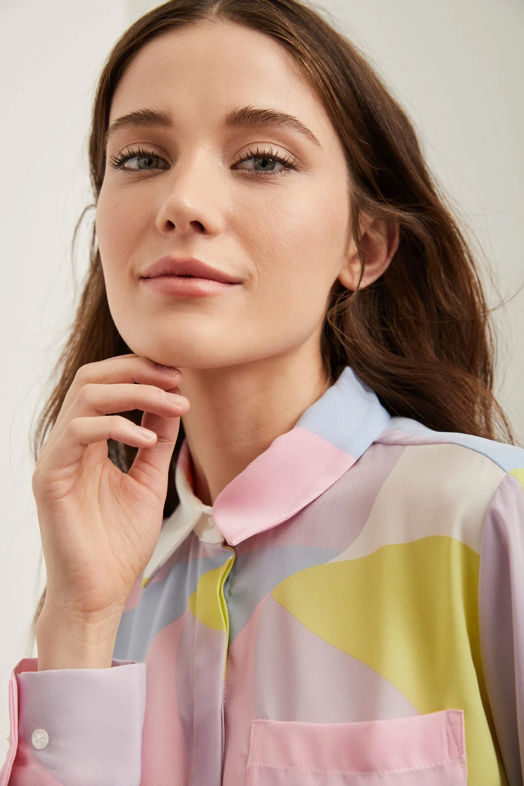 Abstract print cropped shirt
