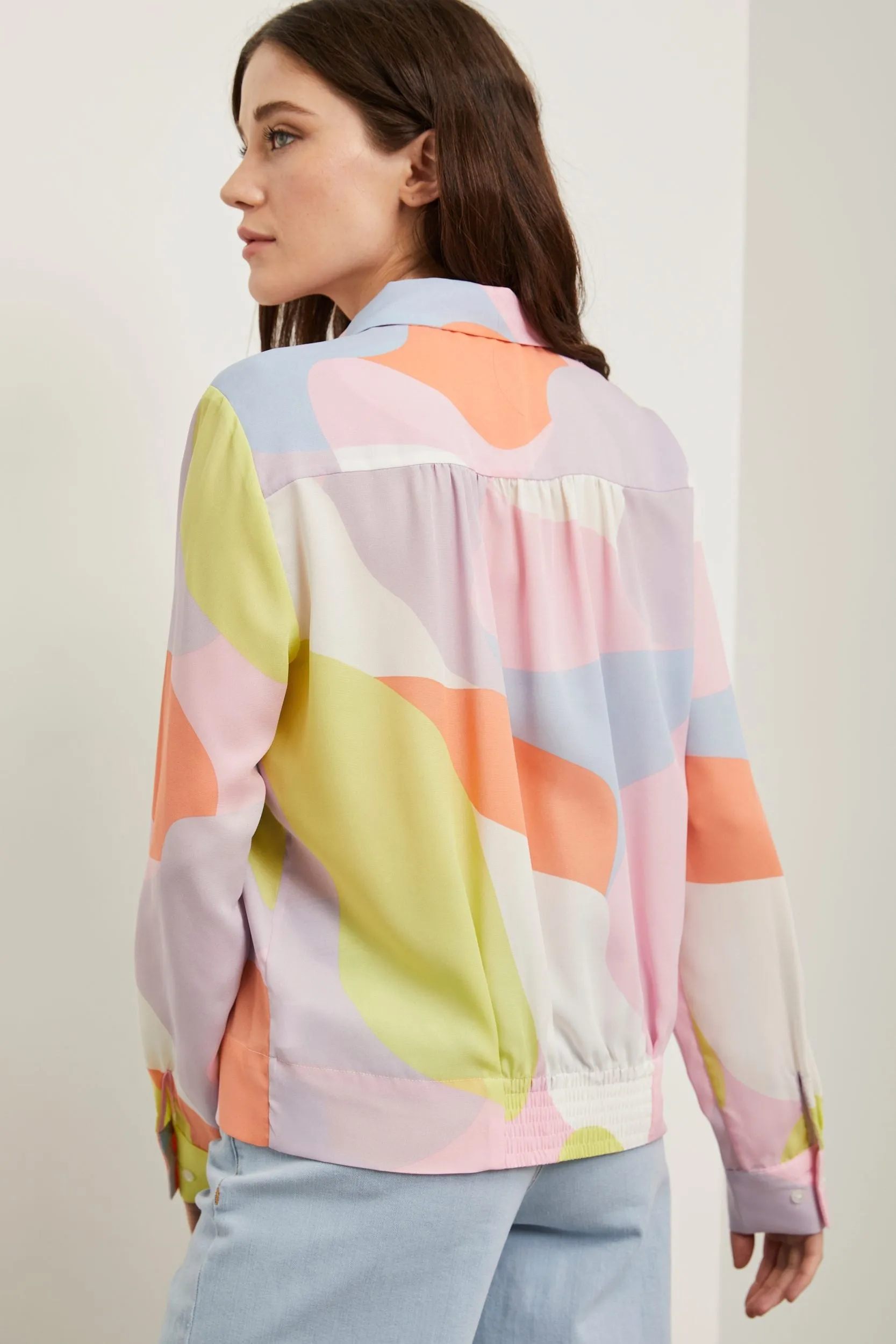 Abstract print cropped shirt