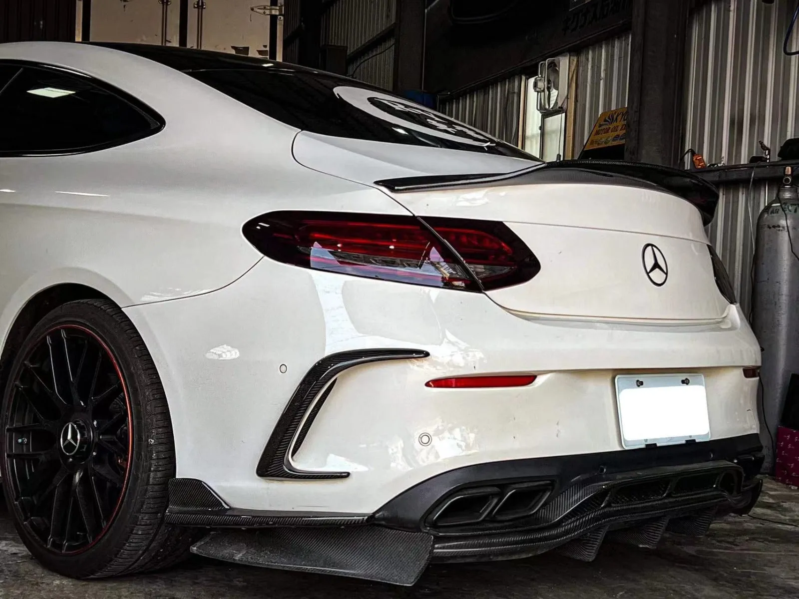 C63 W205 AMG Coupe Sedan Carbon Fiber Rear Bumper Vent Trim For Mercedes Benz C63 W205 coupe 2 door