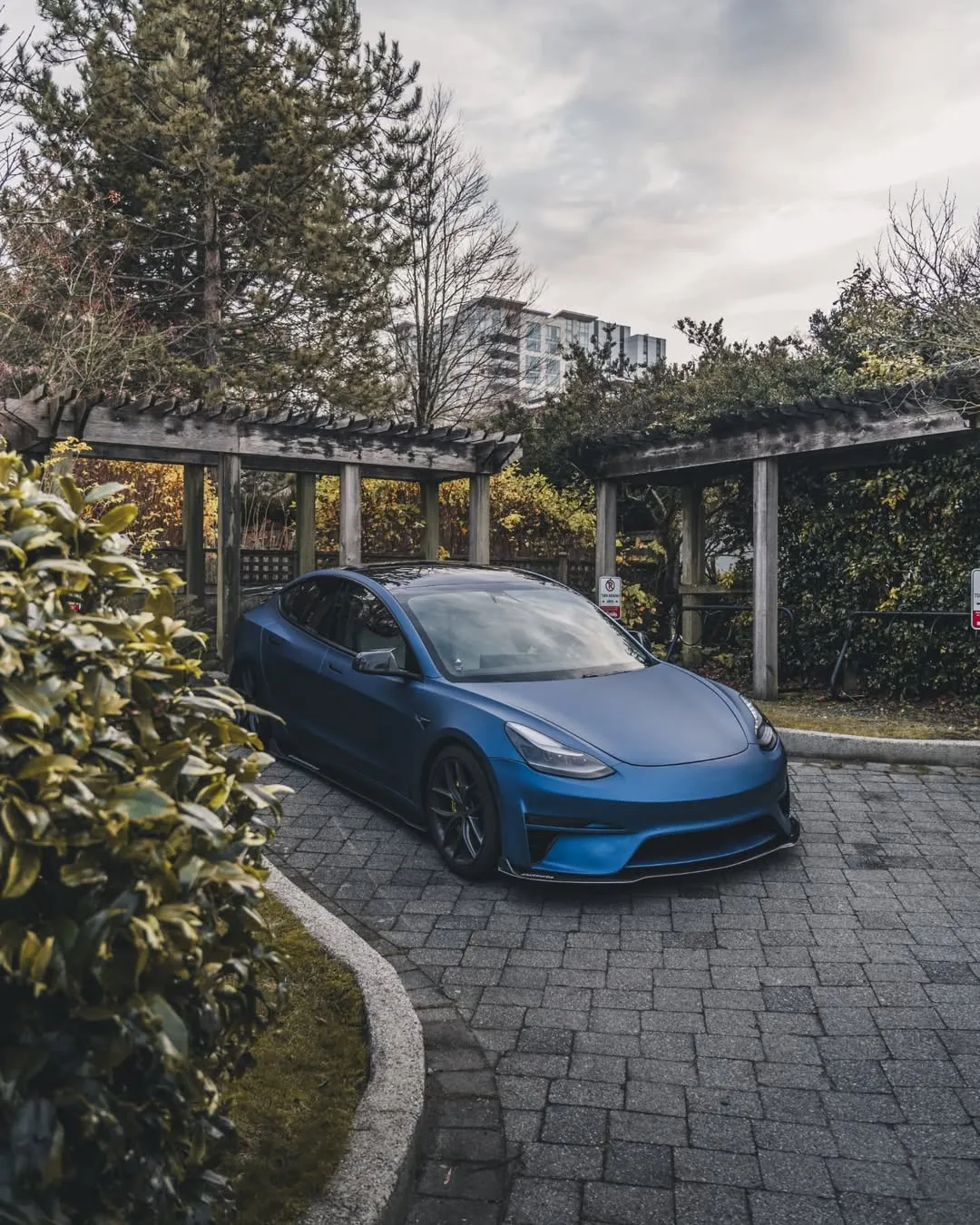 Robot Craftsman Crypton Side Skirts for Tesla Model 3 Performance/Base Carbon Fiber/FRP