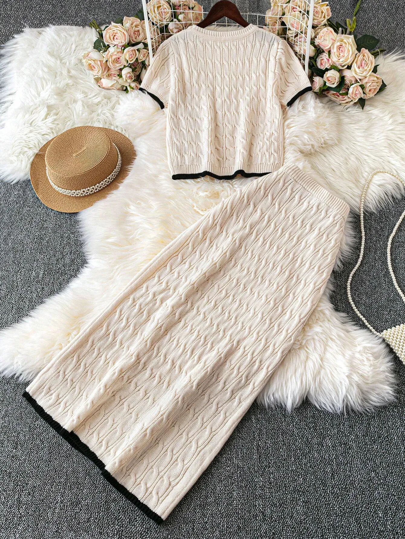 SHEIN Modely 2pcs Women Autumn/Winter Colorblock Crew Neck Short Sleeve Knitted Top And Knitted Blend Skirt Casual Outfit
