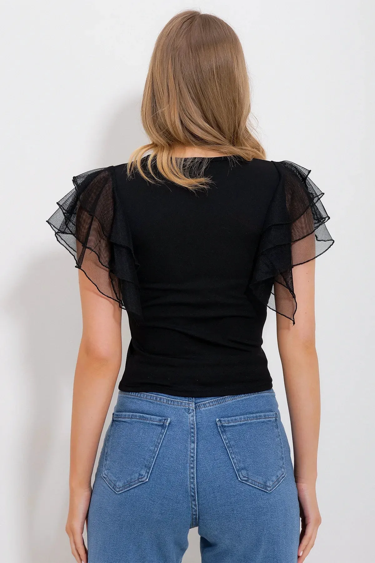 Trend Alaçatı Style Women's U-Neck Tulle Sleeve Button Detailed Blouse
